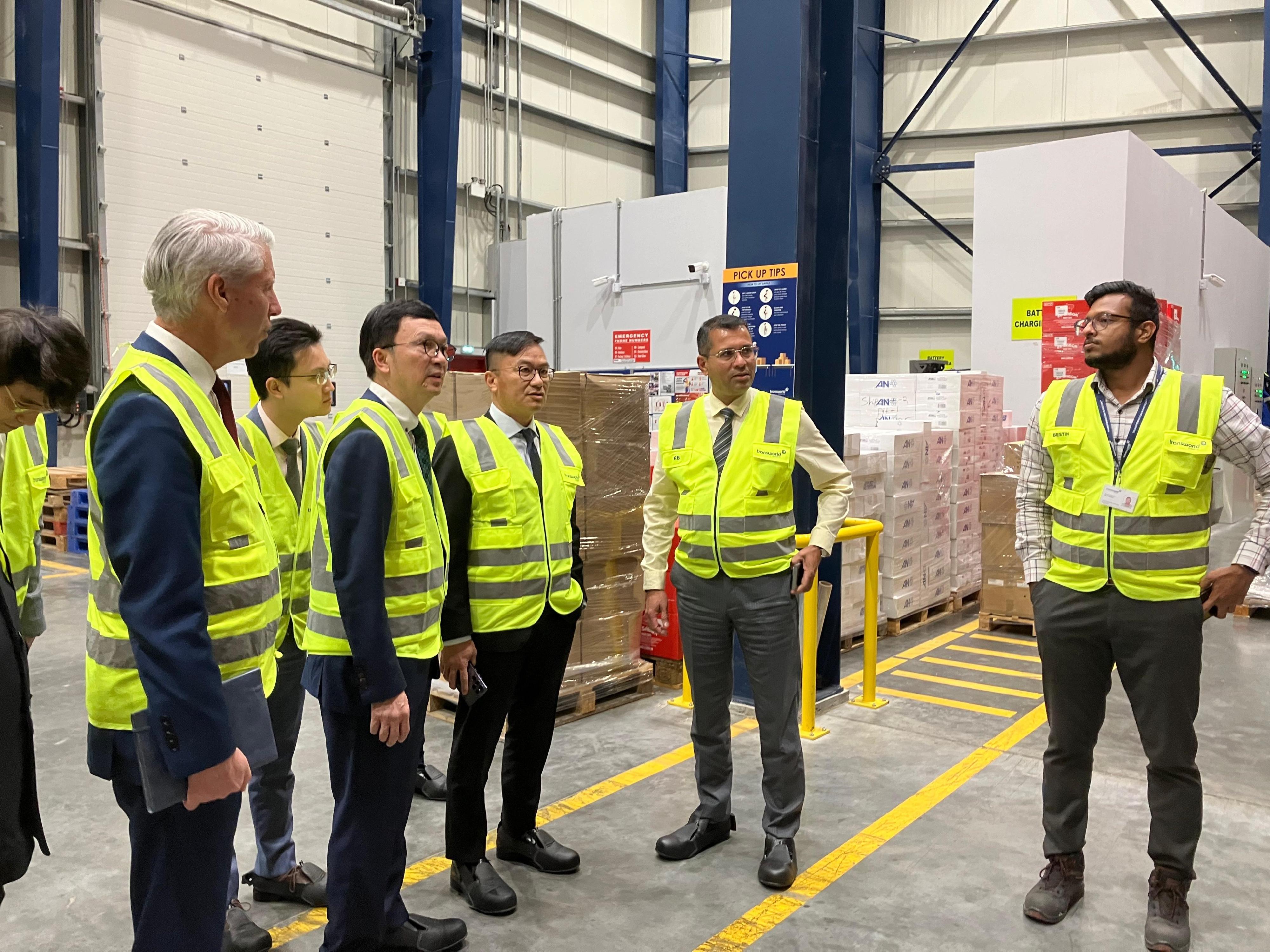 Titanpro Express Worldwide Service